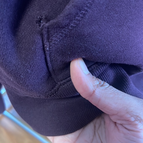 Aritzia TNA purple Zip Up Logo Embroidered Hoodie Sweater Size Medium - Picture 4 of 7